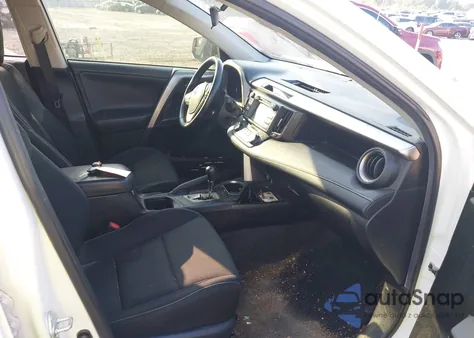 2017 Toyota Rav4 Xle z USA, uszkodzony, nr VIN JTMWFREV8HJ103397